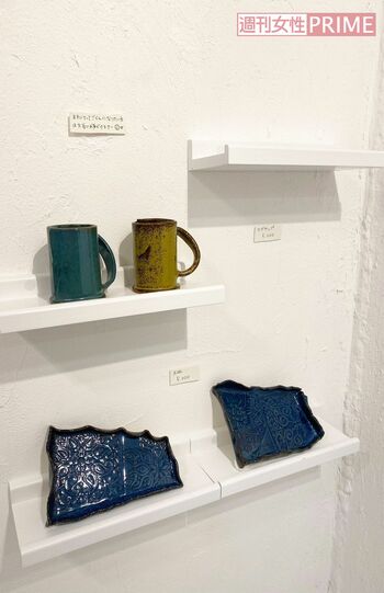 個展開催当時、1週間ほどで完売となった陶器類（皿とマグカップ）