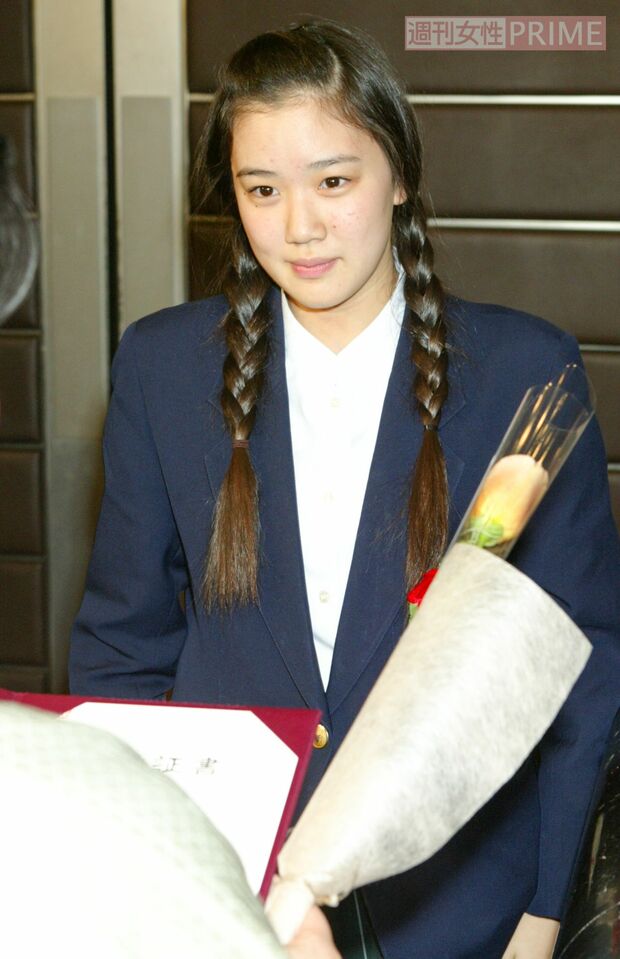 2022年、第1子となる女児を出産した蒼井優(堀越高校、2004年卒業)