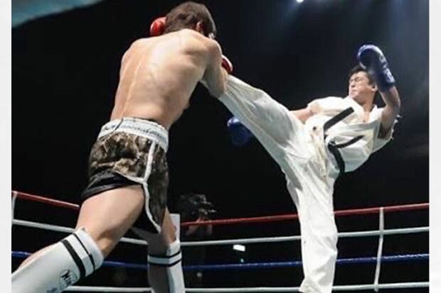 空手3段の新田の見事なハイキック。かつてK-1のリングにも上がっている