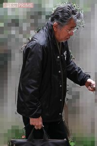 自宅から出てきた古谷一行