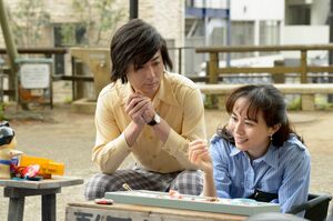 2番目の妻となる眞知子にぞっこんの不二夫　(c)NHK