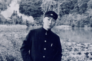 子どものころから成績優秀だった。昭和大学医学部へ進み、大学院では整形外科を選択