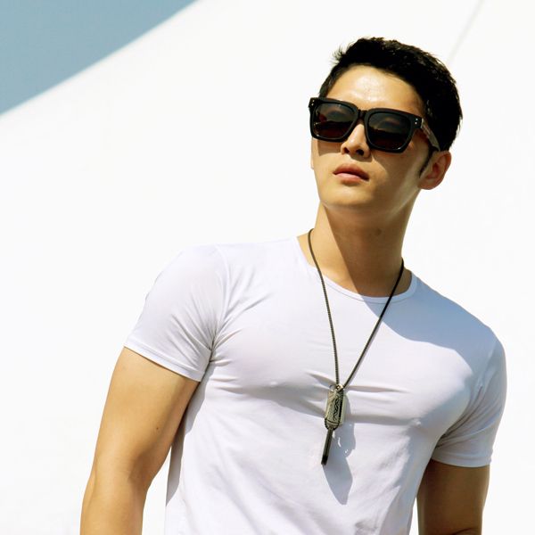 兵役中のJYJジェジュン「ハードな軍隊生活で胸筋が隆起」