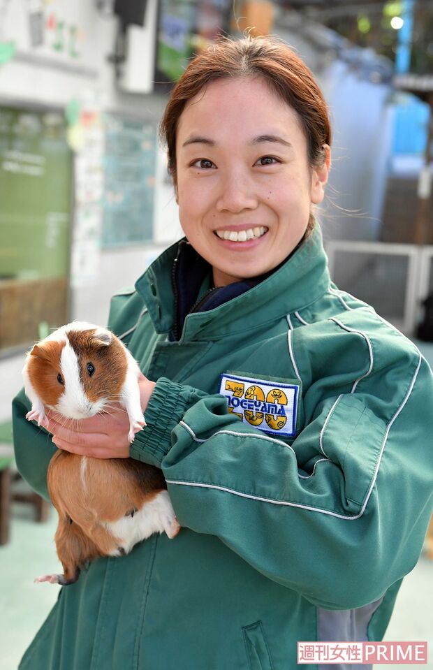 モルモットの重さは1キログラム前後。やさしく抱っこしよう　撮影／渡邉智裕