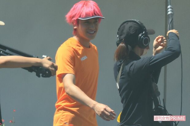 東京都江東区の陸上競技場で練習をする兼近