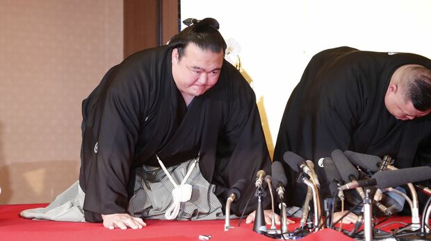 伝達式での稀勢の里は「横綱の名に恥じぬよう精進」というシンプルな口上だった