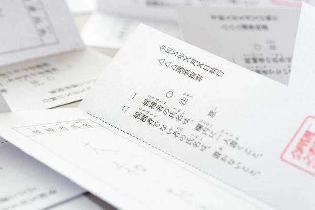 投票所での出口調査をはじめ、情報を入念に分析することで「当確」の速報が打たれている