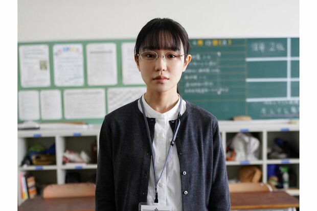 『先生の白い嘘』で主演を務めた奈緒（映画の公式Xより）