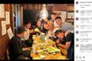 広島東洋カープのチームメイトと酒盛りする羽月隆太郎容疑者（公式インスタグラムより）
