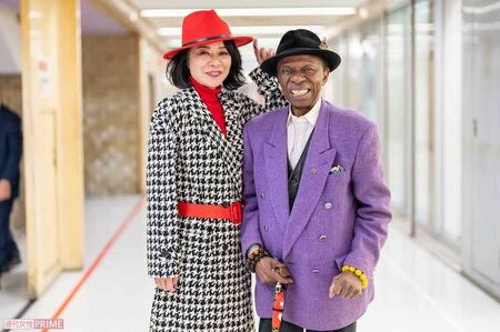 オスマン・サンコンと、妻であり『日本ギニア友好協会』の会長である北山みつき氏