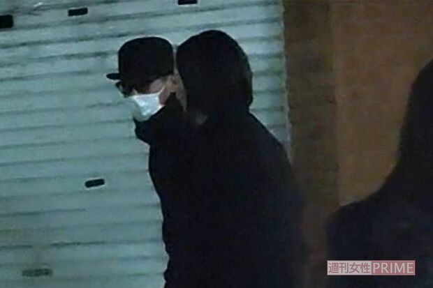 ライブ終演後、背の高い女性と待ち合わせして行きつけのジャズバーに向かった吹越満