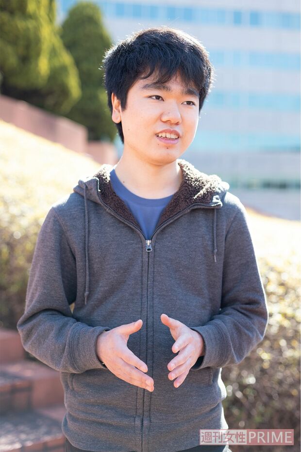 原発事故後、福島県いわき市から東京へ避難した鴨下全生さん。11年たち、現在は大学生に　撮影／齋藤周造