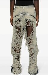 後ろから下着が丸見えに（ECサイトより）