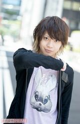 佐藤流司　撮影／伊藤和幸　スタイリスト／浜元理恵　衣装協力／elements,H（トップス2点）