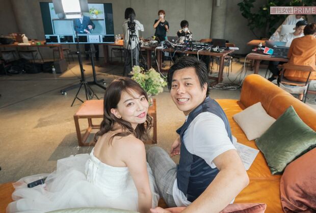 主役の2人、いい笑顔♪　（『バンビーノ』藤田裕樹のオンライン結婚式の様子）