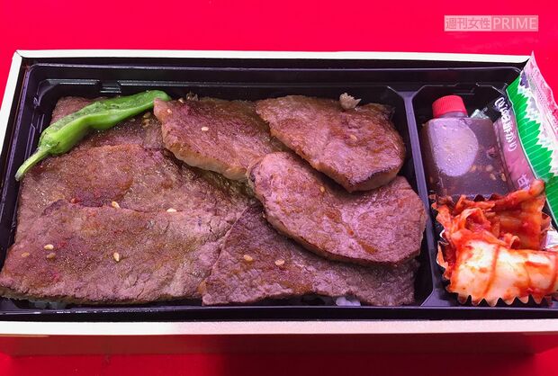 お惣菜は、店内の調味料や食材を使用。和牛ヒレ肉を使った1日限定6食の「和牛飯匠」は1320円
