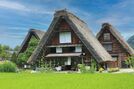 インバウンド加熱で観光客が押し寄せる世界遺産・白川郷　“日中関係悪化”の影響を担当者に聞いた　