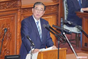 国会で所信表明する石破茂首相（10月４日）