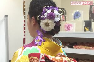 振り袖姿の小島さん（仮名）の娘。前撮りした写真は届かず、はれのひに預けた振り袖も行方不明（小島さん提供）
