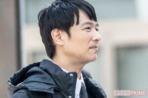 『半沢直樹』撮影現場での堺雅人（'20年4月）