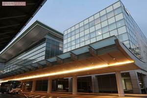 来年の東京五輪を待つまでもなく、多くの観光客らが空港を利用する