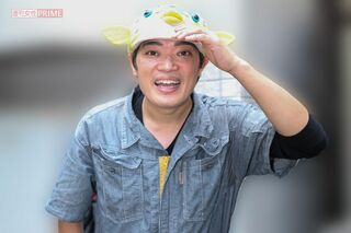 帽子を家に取りに行き、再度ポーズをとってくれたさかなクン