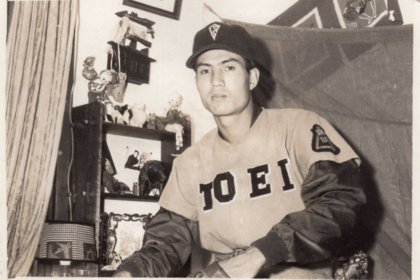 東映フライヤーズ時代。ピッチャーで、背番号は13だった