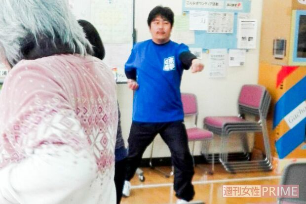 プライベートを紹介していることが多い容疑者のインスタグラムだが、障害者に空手指導をする場面も