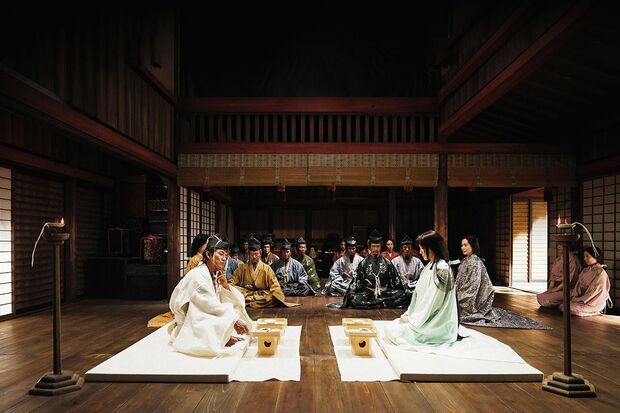 『レジェンド＆バタフライ』は、織田信長（左：木村拓哉）と濃姫（右：綾瀬はるか）の史実を知らなくても、ひとつのラブストーリーとして楽しむことができる　配給：東映（c）2023「THELEGEND&BUTTERFLY」製作委員会