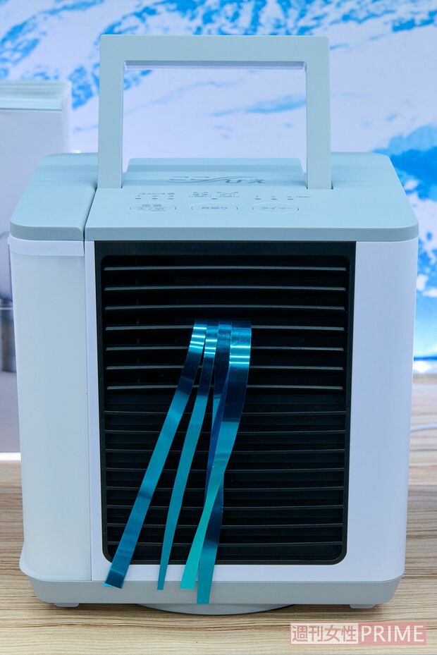 ショップジャパンCCH-R4WS［パーソナルクーラーここひえR4］8980円（税込み）※「ここひえ専用防カビ抗菌フィルター」3300円　撮影／山田智絵　