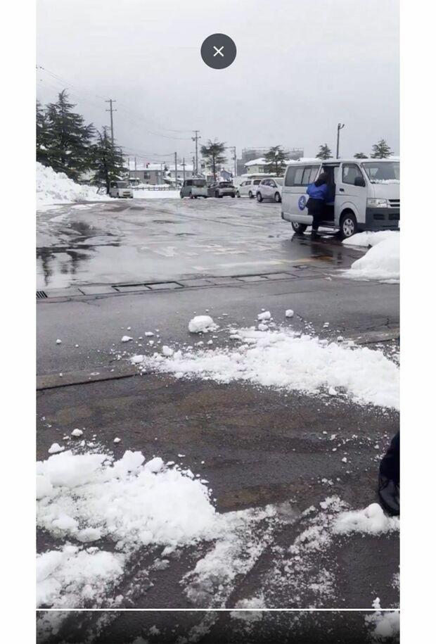 SNSで拡散されている、米山隆一氏の雪かき動画