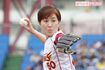 始球式に参加した松居一代