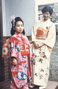 7歳の恩蔵さんと母・恵子さん