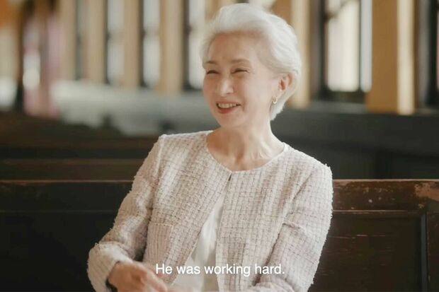 インタビューに登場した役所広司の妻・橋本さえ子さん(映画配給会社ビターズ・エンドの公式Youtubeチャンネルより)