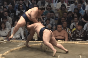 とんでもないジャンプ力を見せる大の里(相撲協会公式YouTubeより)