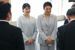 ご一家での公務のひとコマ