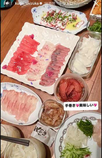 エルメスのお皿が映りこみ、批判が寄せられたストーリー(本人インスタグラムのストーリーより)