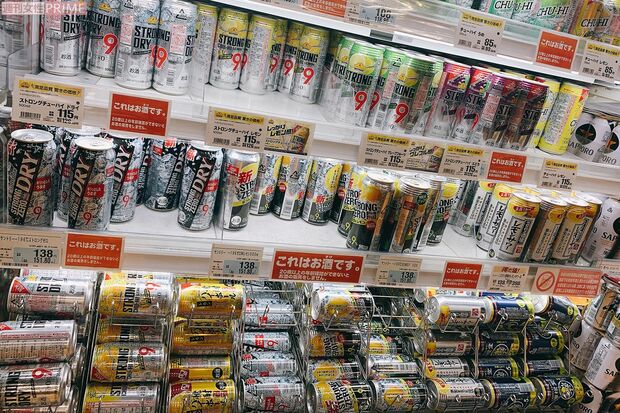ズラリと並ぶストロング系飲料