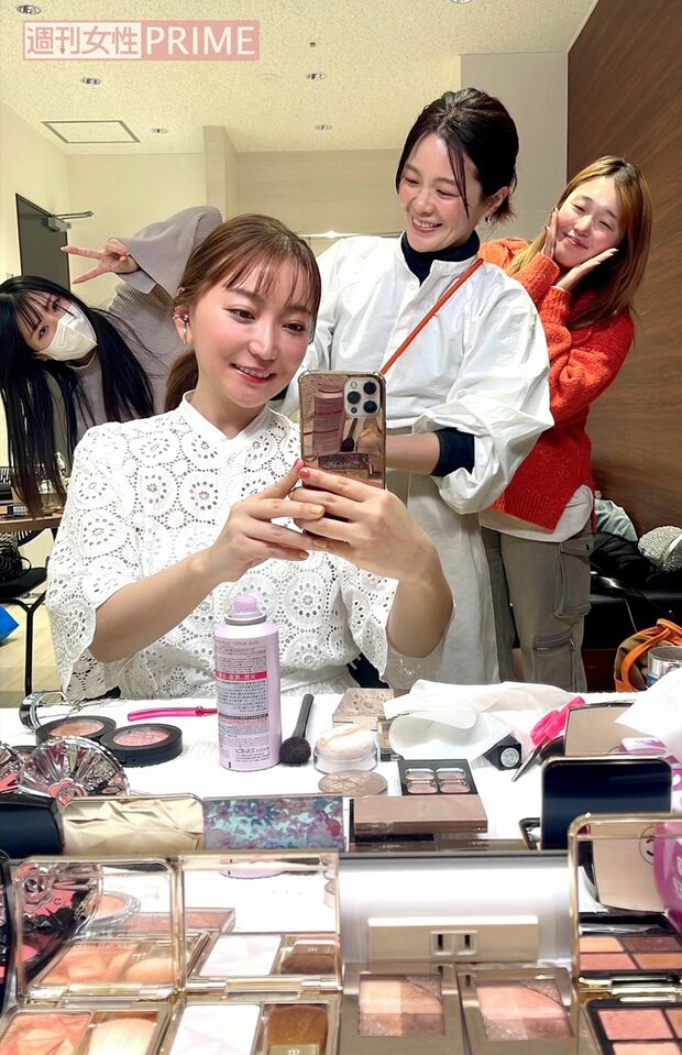 花粉症はつらいけど、楽しくお仕事させていただいてます　撮影／加藤綾菜