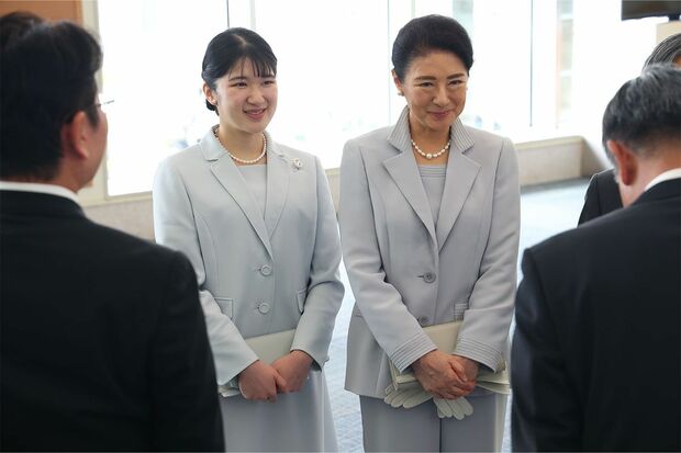 ご一家での公務のひとコマ