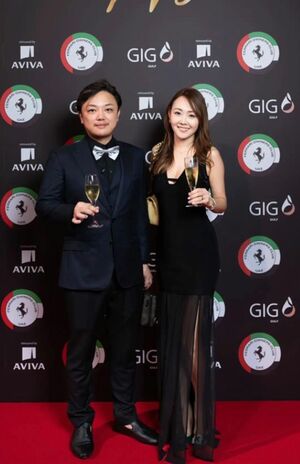 Ferrari Owners Clubにて（与沢翼氏のインスタグラムより）