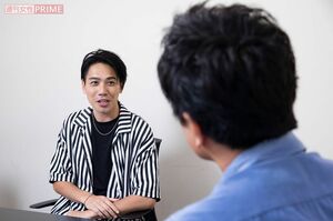 （左から）瀧川鯉斗、原田龍二