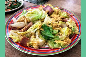 見るからにおいしそうなこうちゃんの料理『春キャベツSPAMエッグ』（公式ブログより）