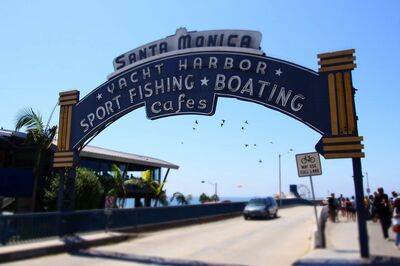 米サンタモニカに本社を構えるユニバーサルミュージックでデビュー会見を