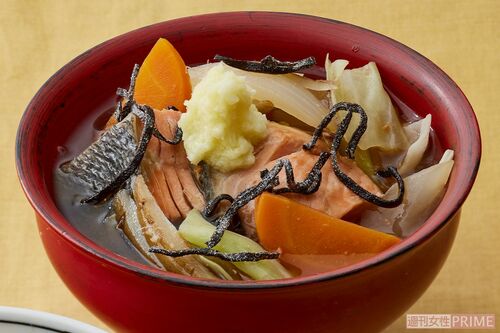 鮭とたっぷり野菜のみそ汁