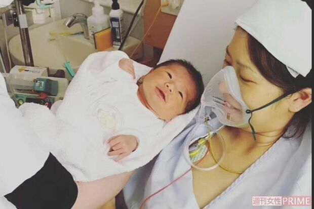 出産時の彩乃さん、生まれてきた我が事の初対面