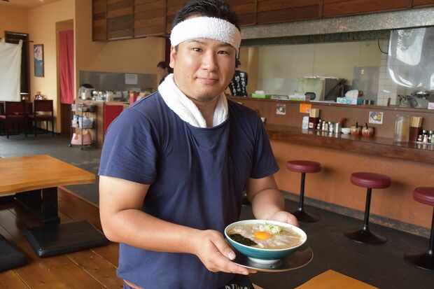 ラーメン「陽向」は店名どおり人が温かさを求めて集う場となっている