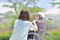 「早く死んじまいたい」老人ホームの入居者たちが決して語らない“本音”