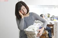 50代から気になる“手のふるえ”は加齢のせいじゃない! セルフチェックシートで診断