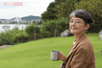 66歳は再構築世代!小泉今日子に浅香唯らのヒット曲を手がけたエッセイスト・麻生圭子、失聴で傷心の日々を…